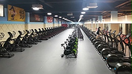 去哪里批发室内健身器材？